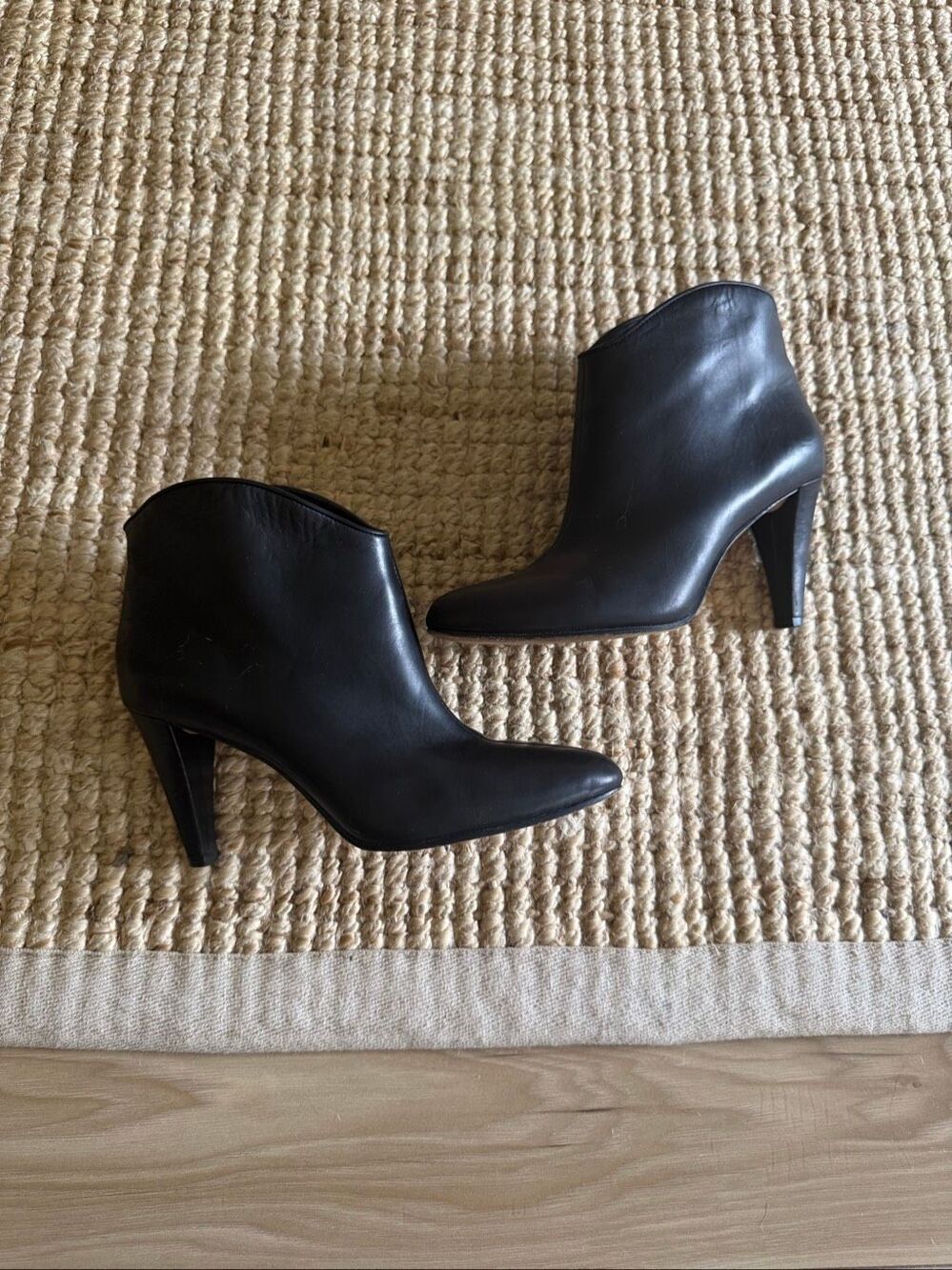 Etienne Aigner Seville Black Leather Pointed Toe Ankle Boots Size 7.5M